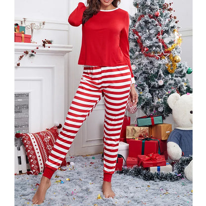 The Christmas Mistletoe Lounge