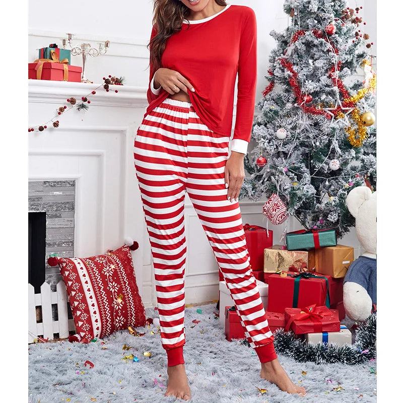 The Christmas Mistletoe Lounge