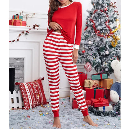 The Christmas Mistletoe Lounge